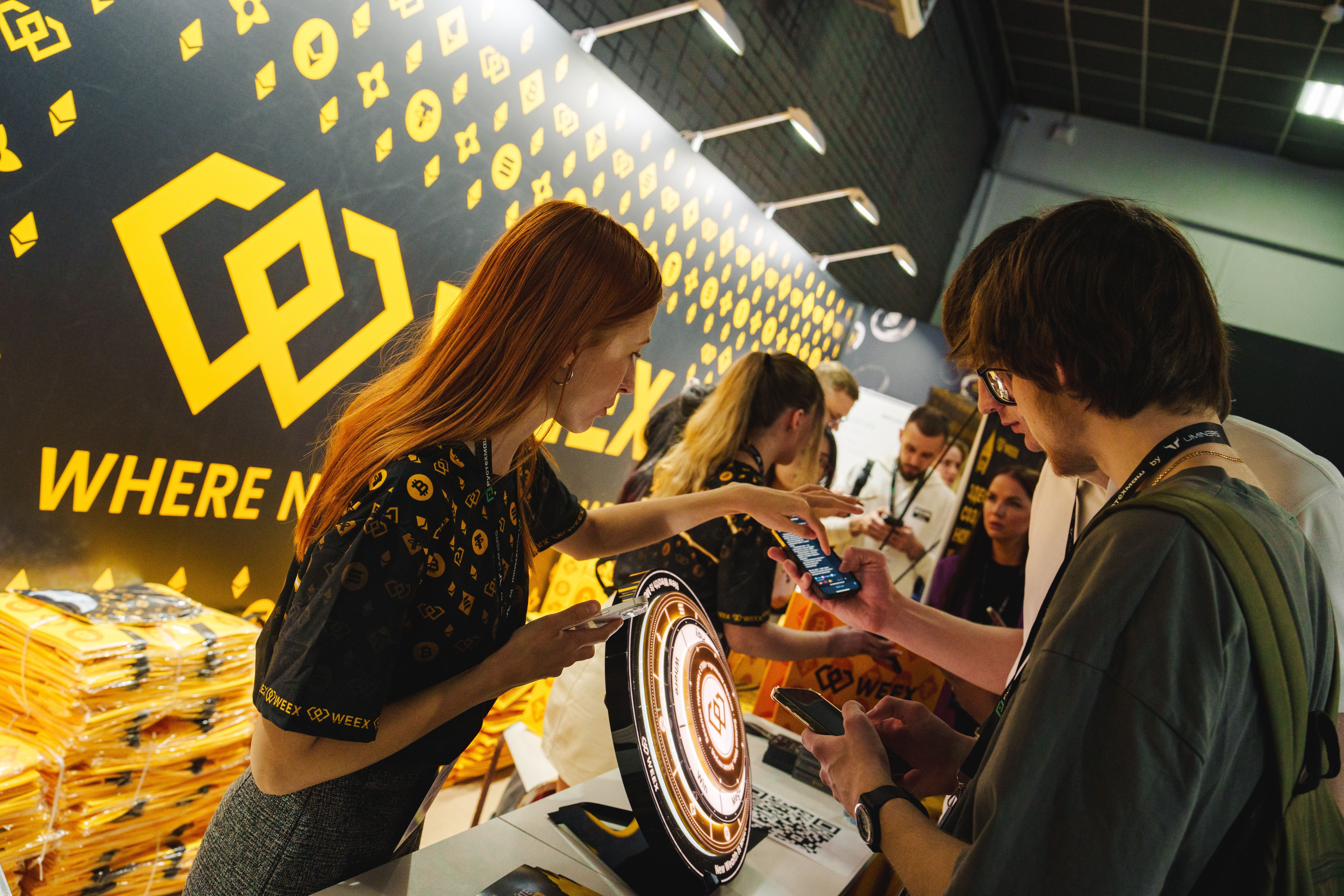 WEEX на Blockchain Forum 2025