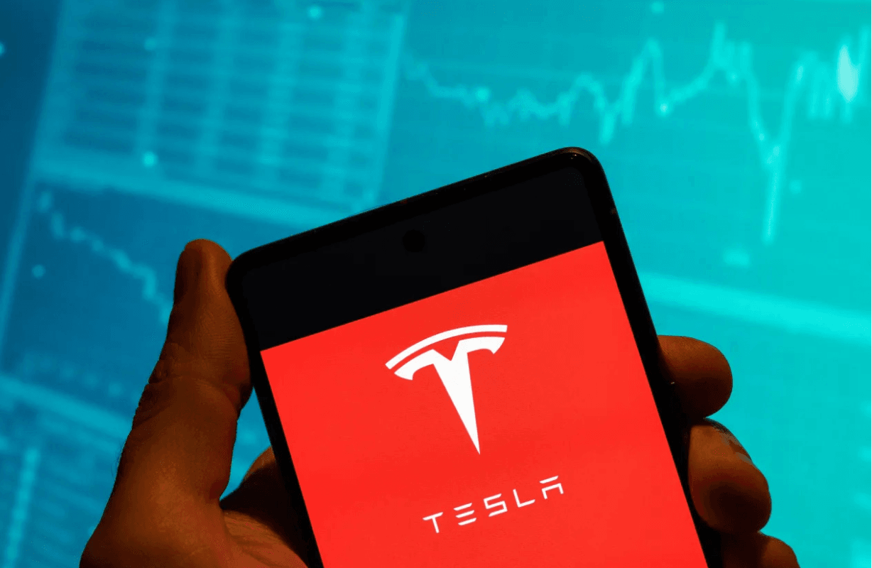 Стоит ли покупать акции Tesla по 20 после обвала на фоне отчета за II квартал?