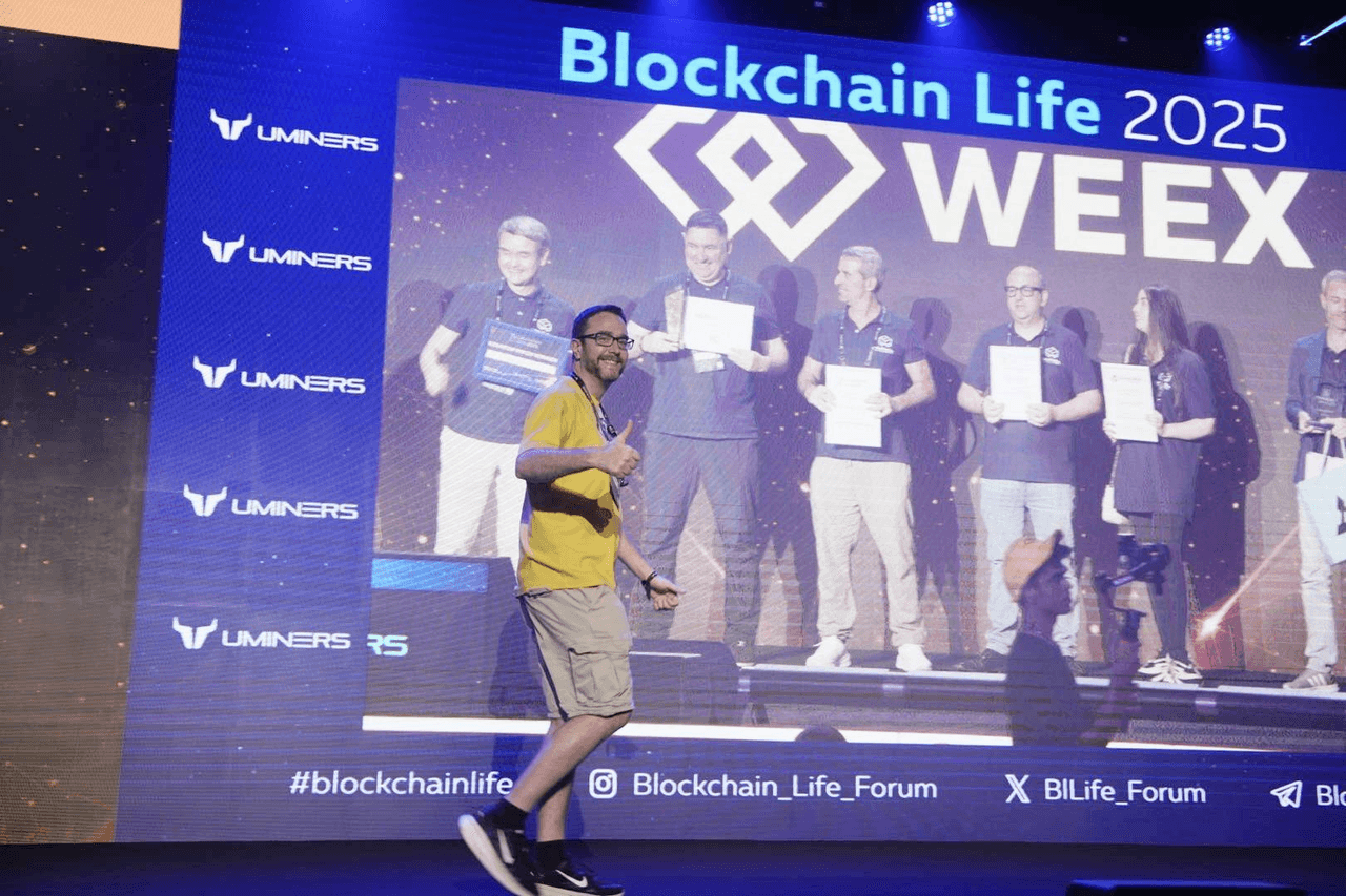 WEEX в Blockchain Life 2025(3).PNG