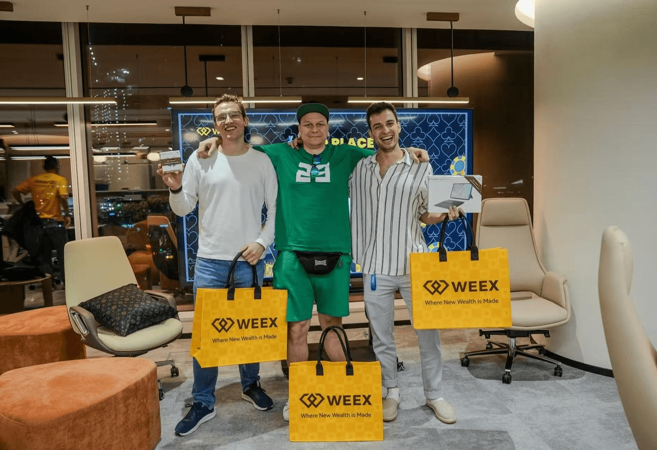 WEEX в Blockchain Life 2025(4).PNG
